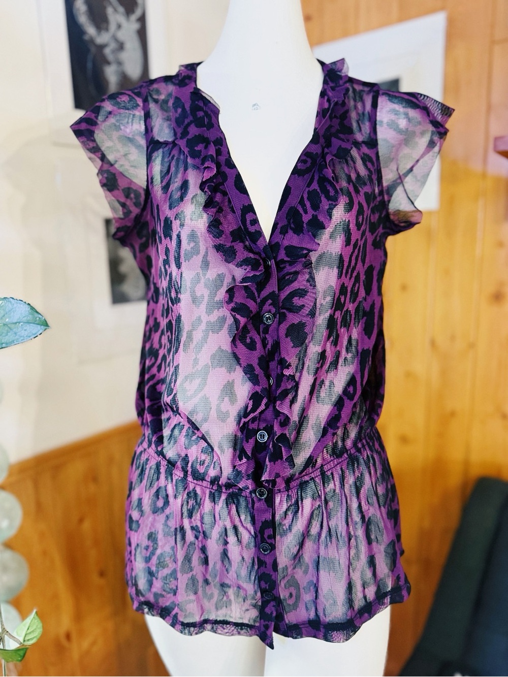 GUESS Purple Leopard Print Sheer Ruffle Blouse – Women’s Medium